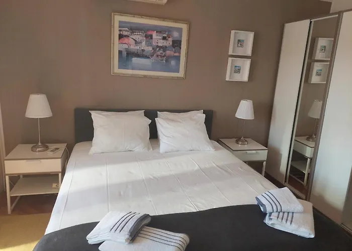 Apartment Saul